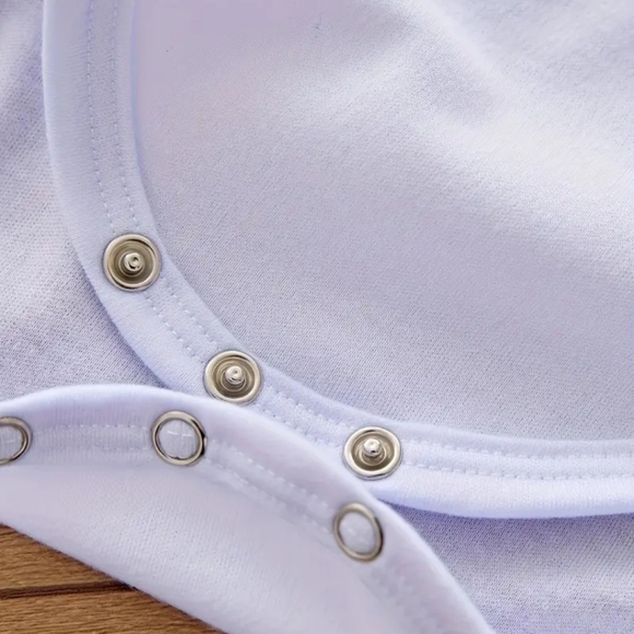 HELLO 2025 CELEBRATION BABY SIZE 6-9 MONTH ONESIE NWOT - Picture 3 of 6